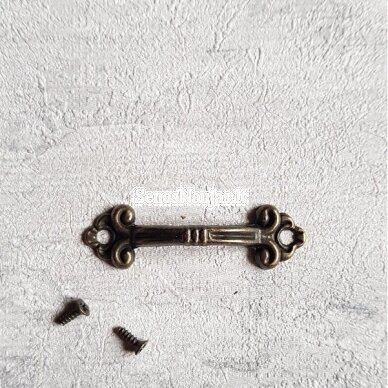 Metal handle with screws