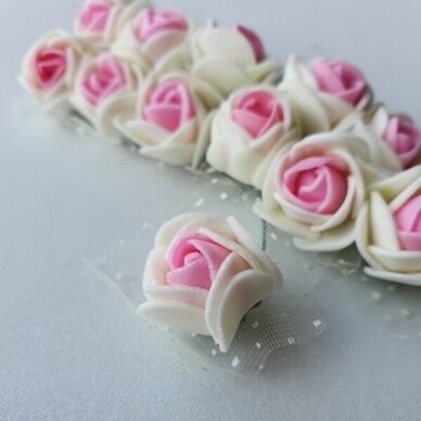 Rožytės su tiuliu, kreminė ir rožinė sp., 12 žiedų